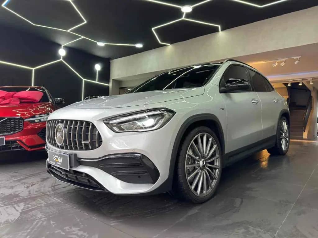 MERCEDES- BENZ GLA 35 AMG