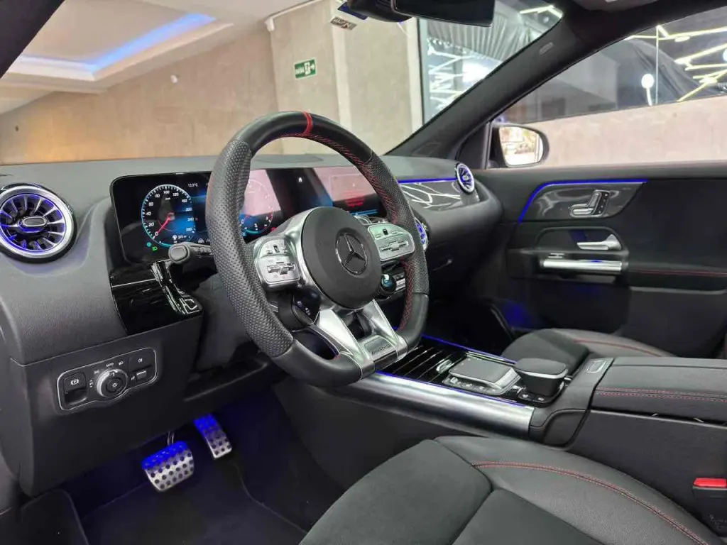 MERCEDES- BENZ GLA 35 AMG