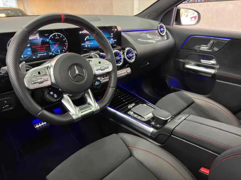 MERCEDES- BENZ GLA 35 AMG