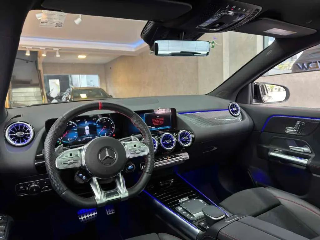 MERCEDES- BENZ GLA 35 AMG