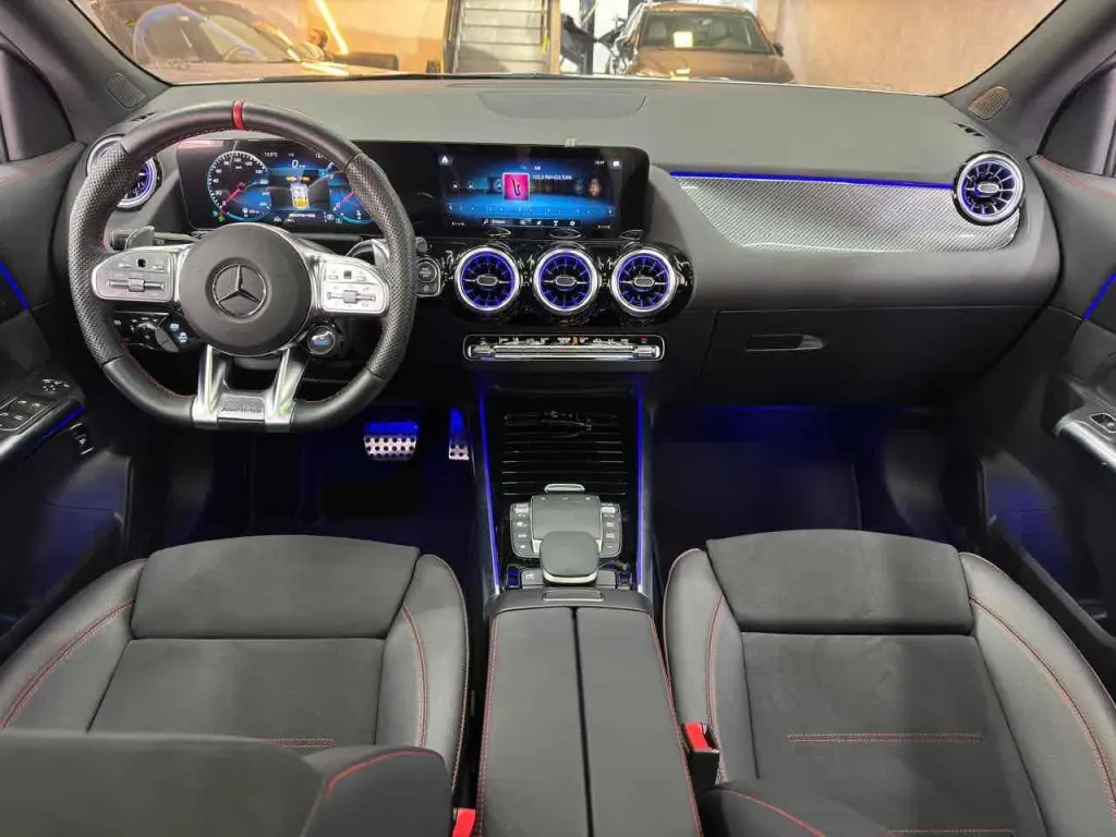 MERCEDES- BENZ GLA 35 AMG