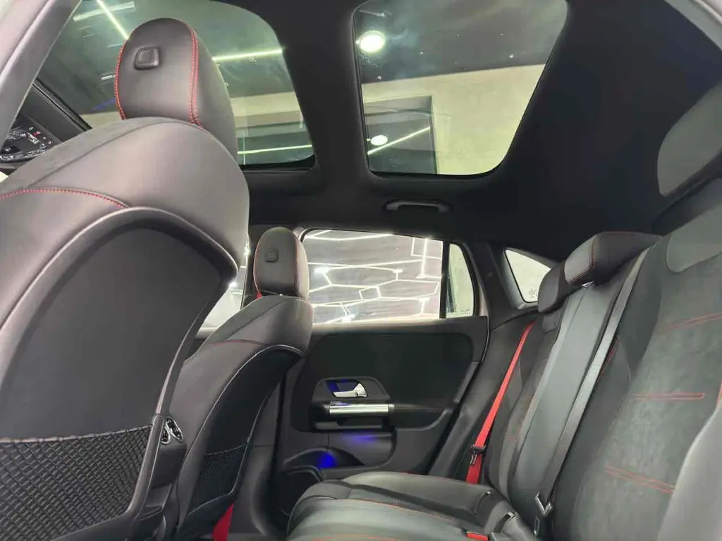 MERCEDES- BENZ GLA 35 AMG