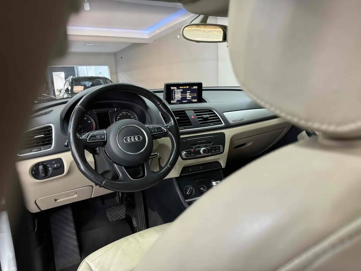AUDI Q3