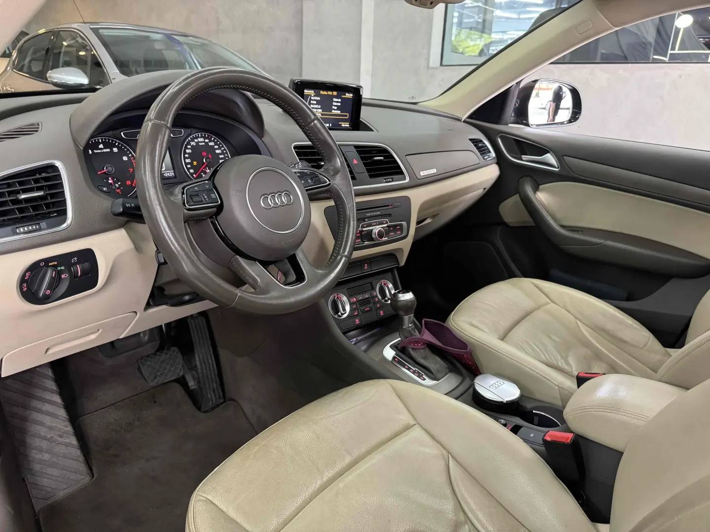 AUDI Q3