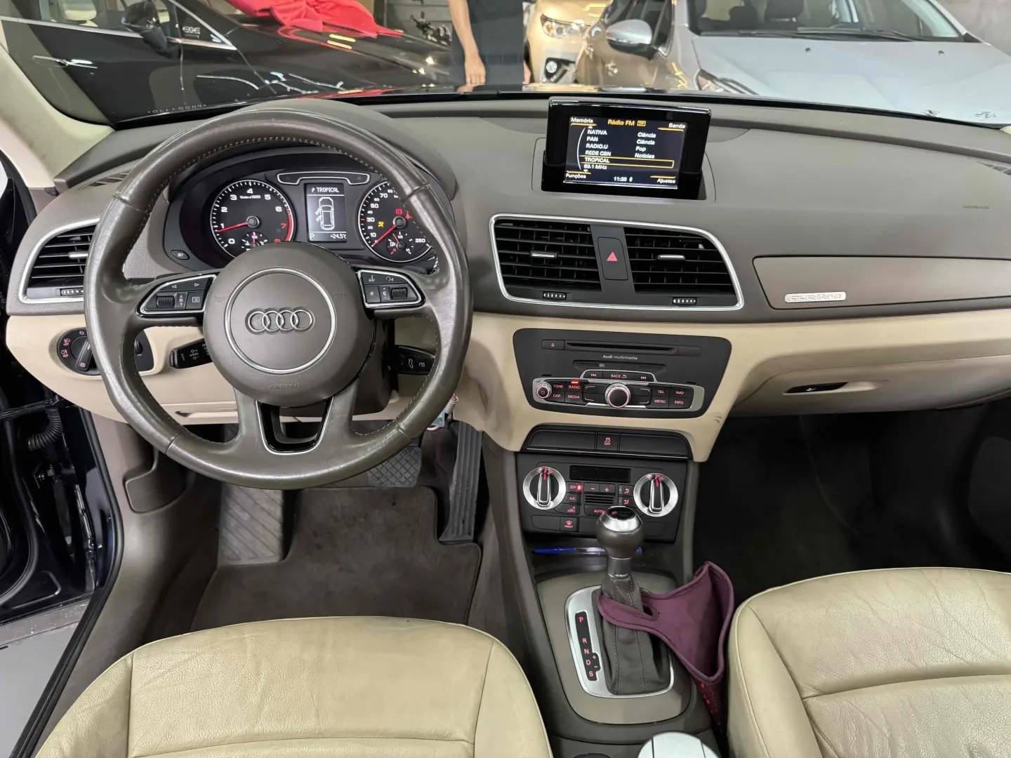 AUDI Q3