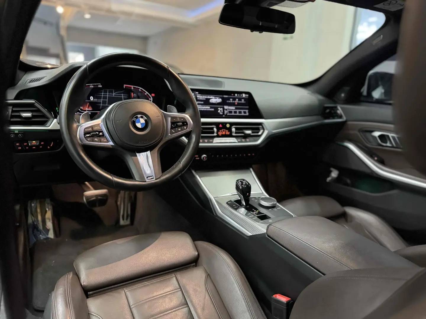 BMW 320I