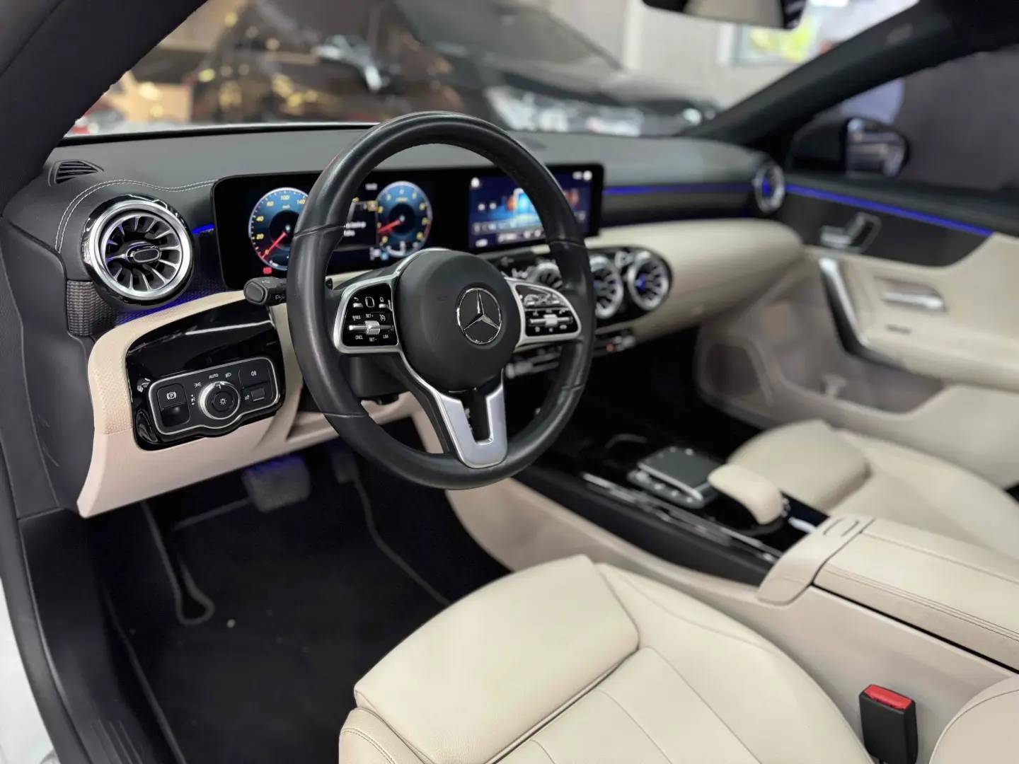 MERCEDES BENZ CLA 250
