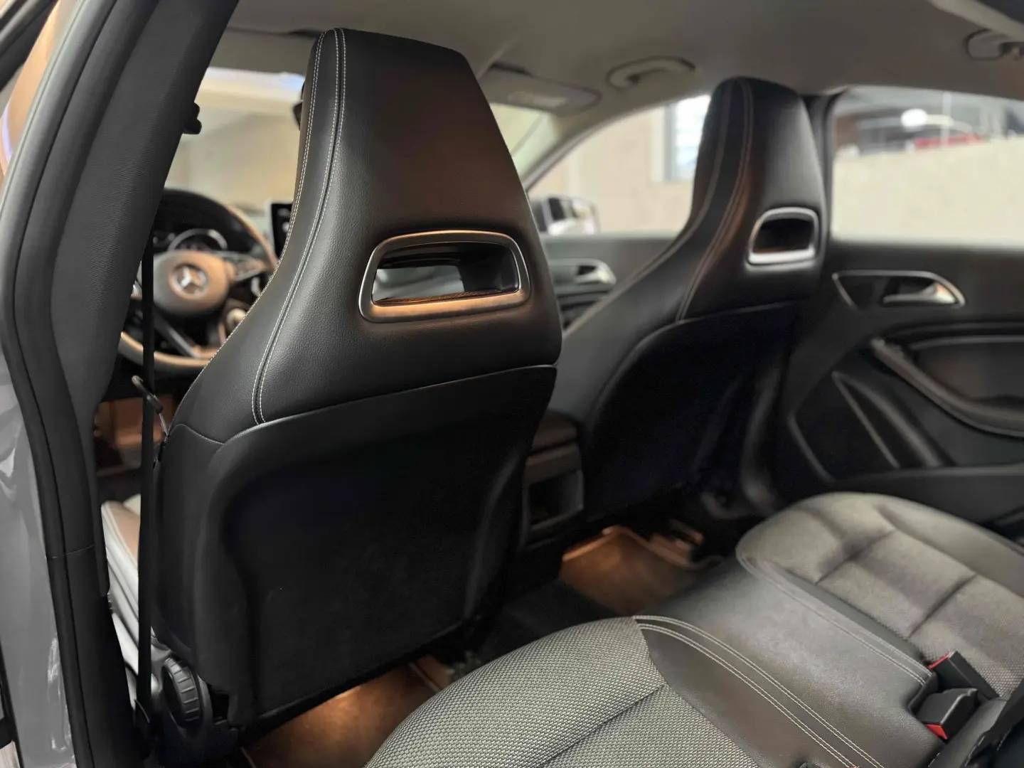MERCEDES BENZ CLA180