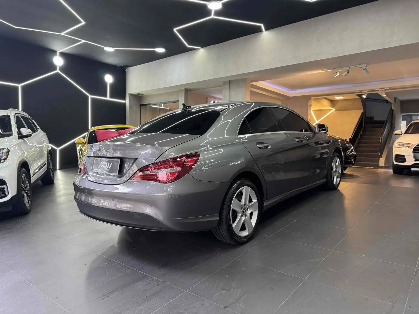 MERCEDES BENZ CLA180