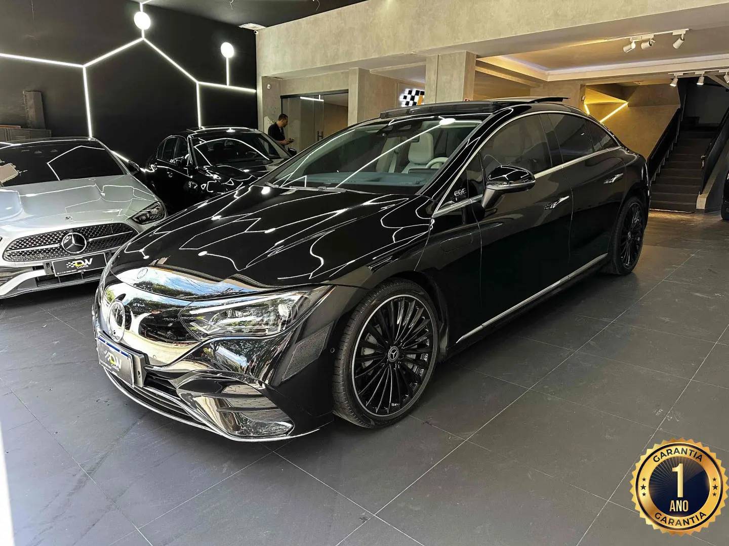MERCEDES BENZ EQE 300