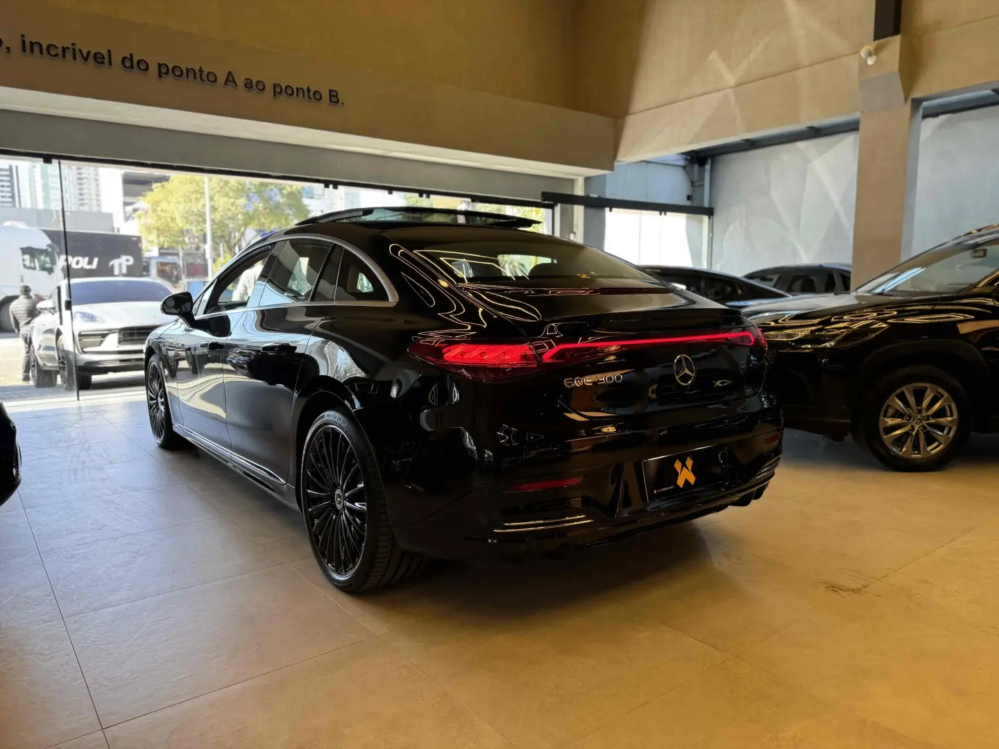 MERCEDES BENZ EQE 300