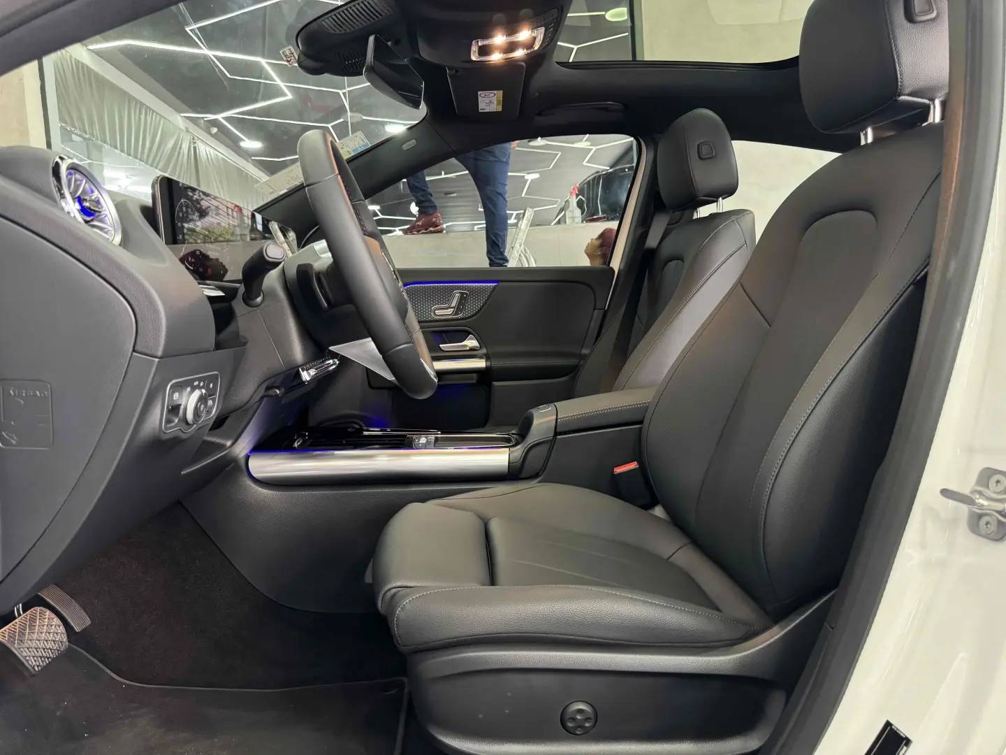 MERCEDES BENZ GLA 200