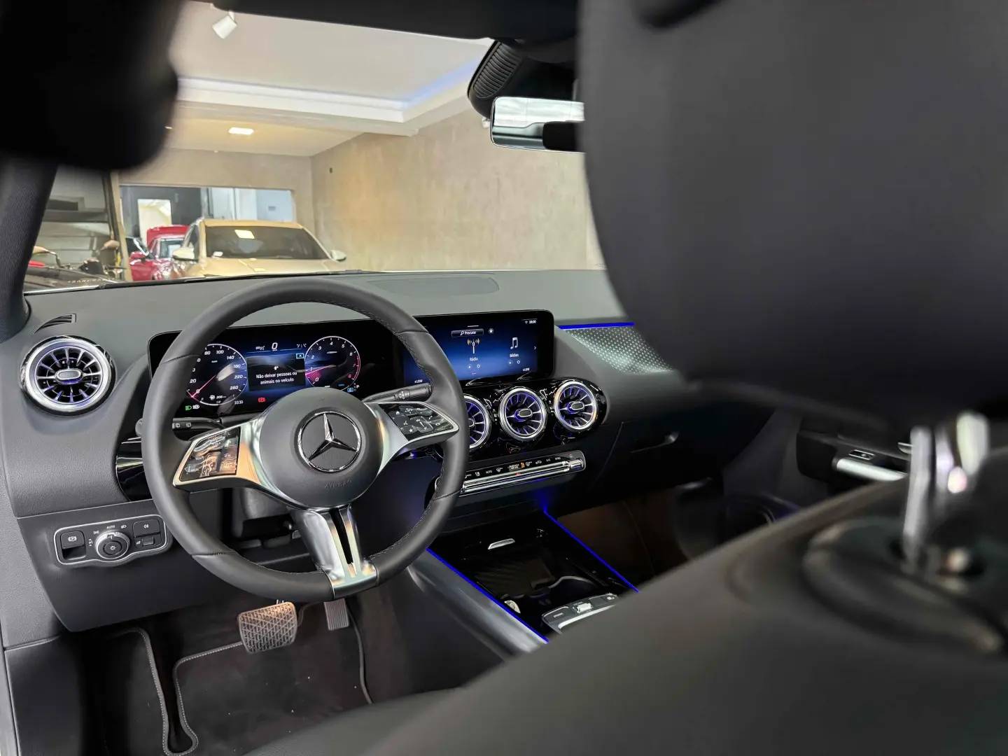 MERCEDES BENZ GLA 200