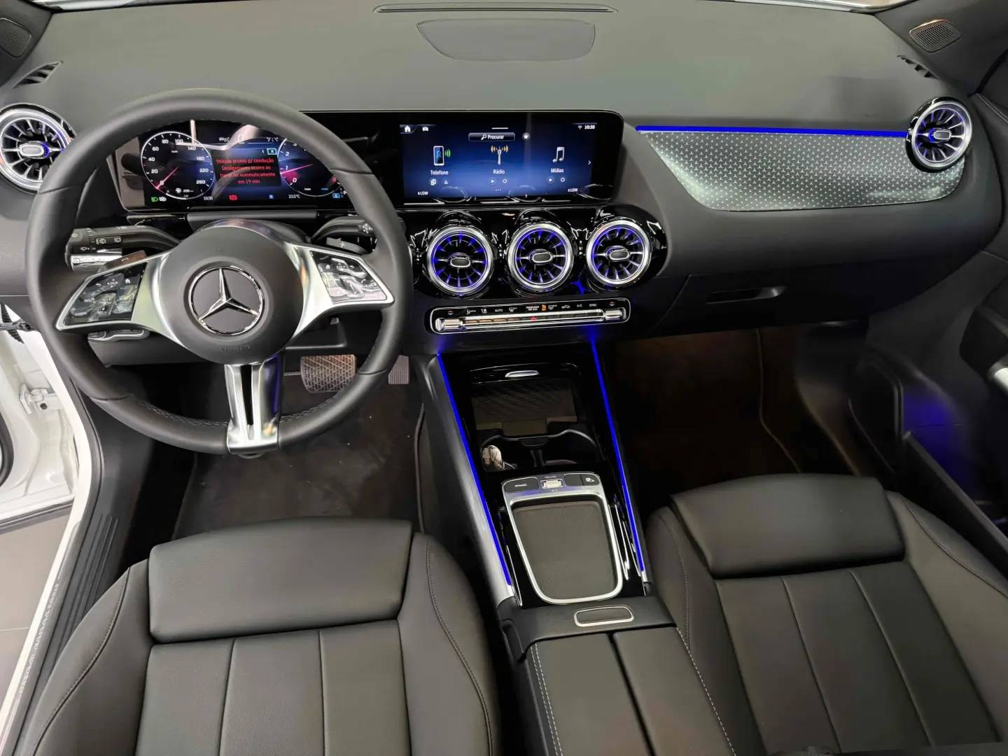 MERCEDES BENZ GLA 200