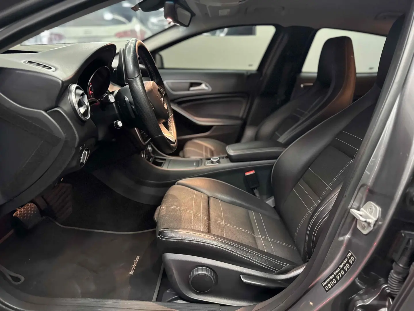 MERCEDES BENZ GLA 200