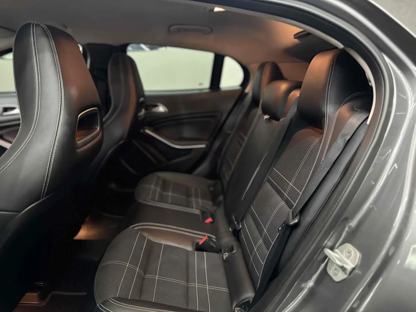 MERCEDES BENZ GLA 200