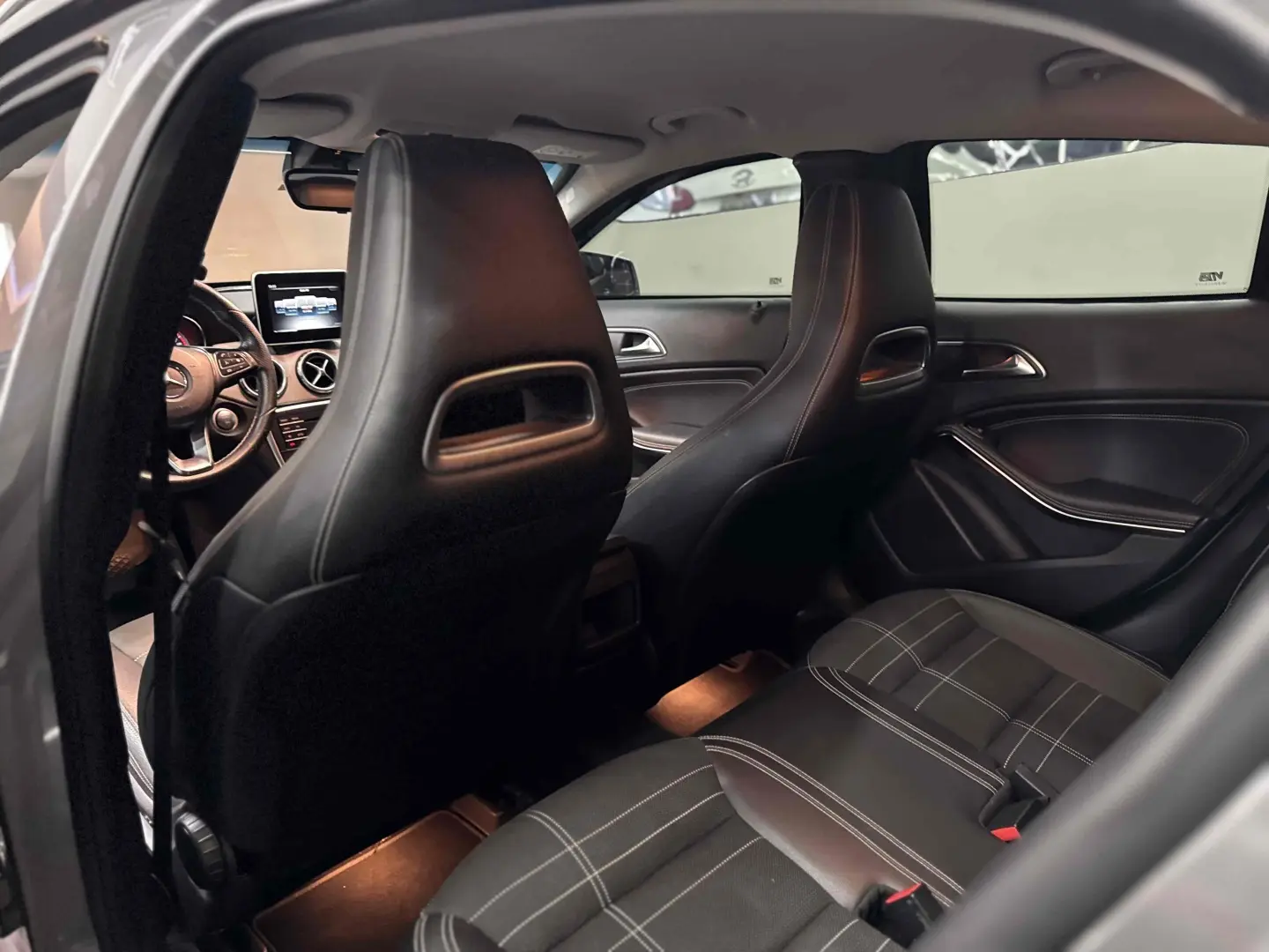 MERCEDES BENZ GLA 200