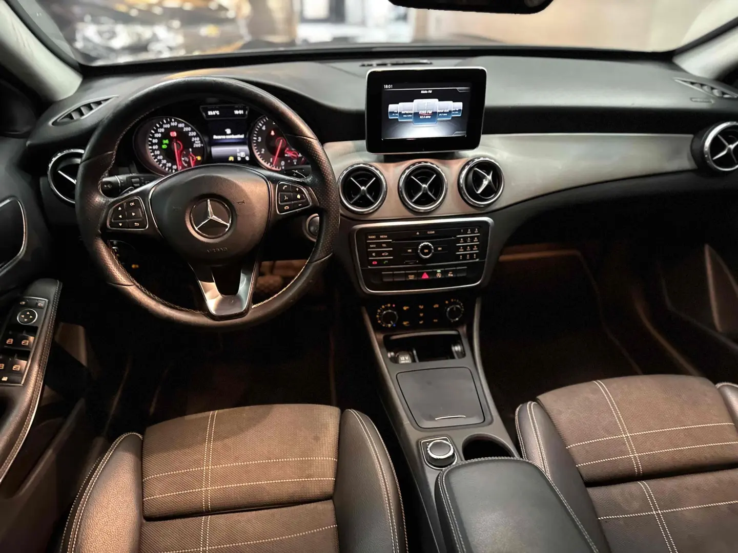 MERCEDES BENZ GLA 200