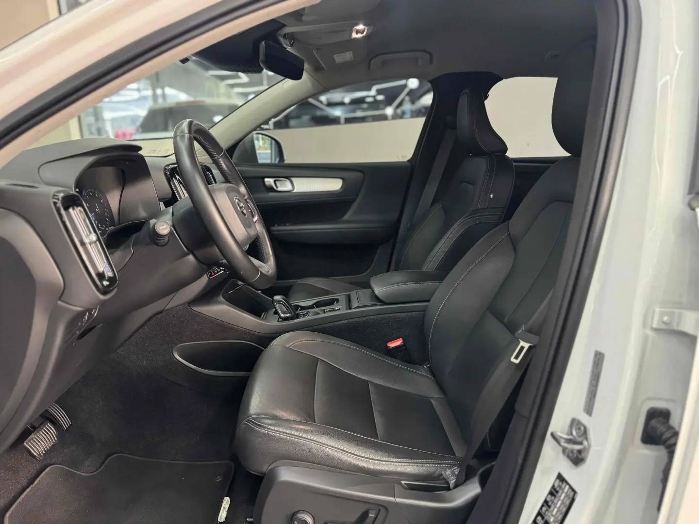 VOLVO XC 40