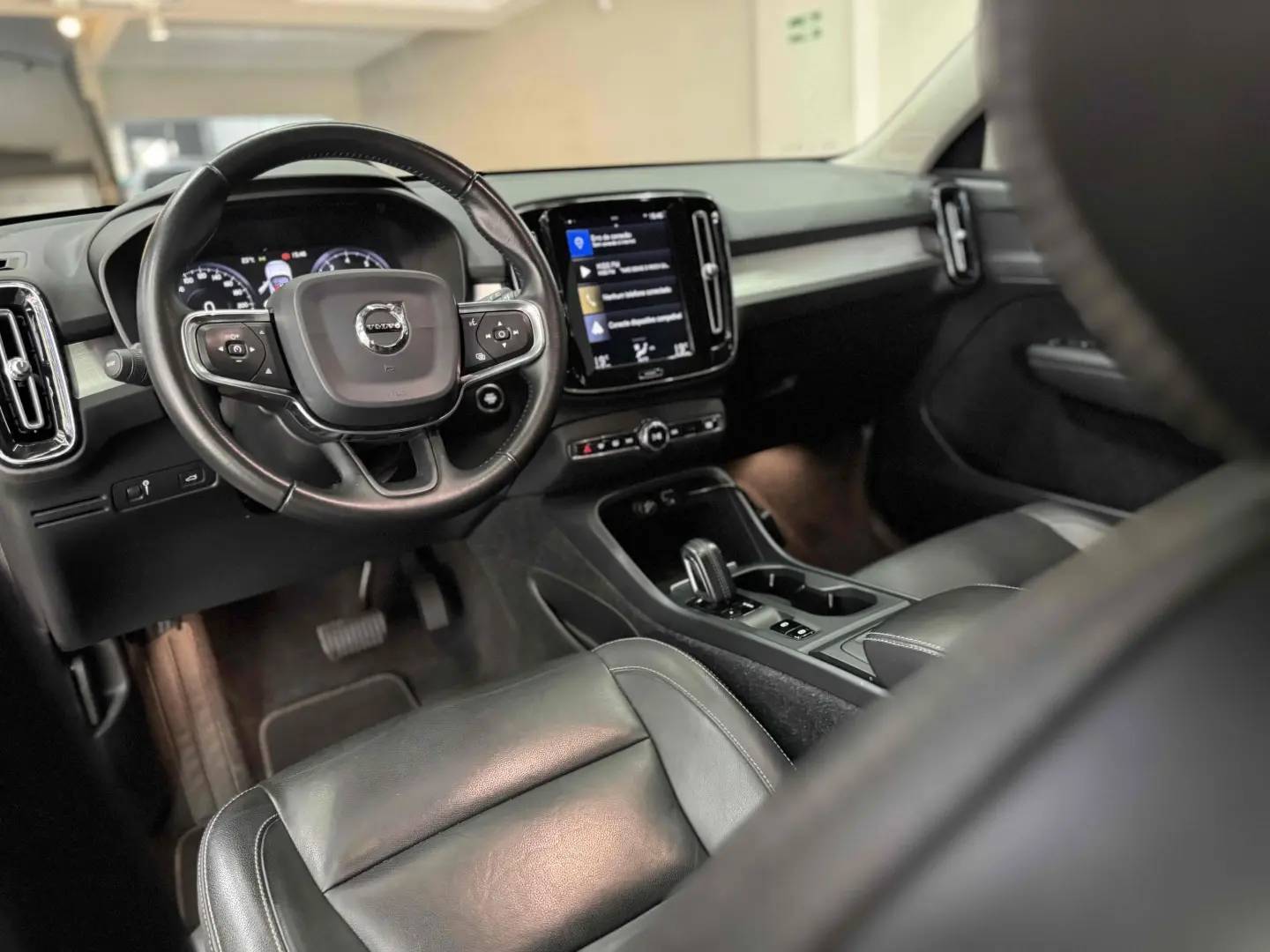 VOLVO XC 40