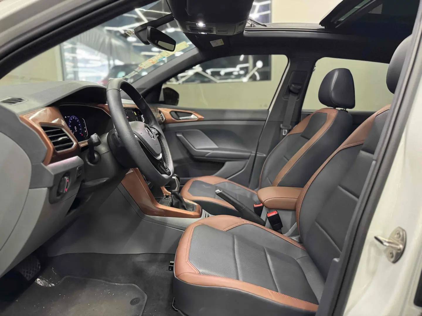 VOLKKWAGEN T-CROSS