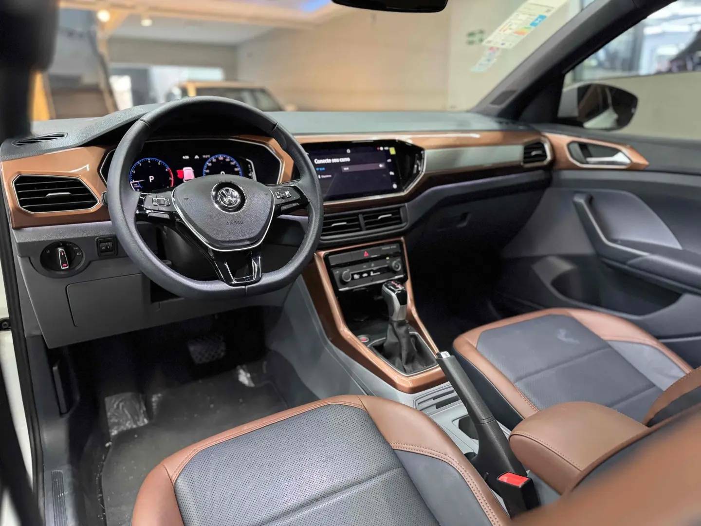 VOLKKWAGEN T-CROSS