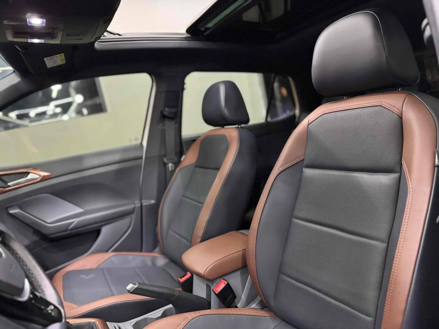 VOLKKWAGEN T-CROSS