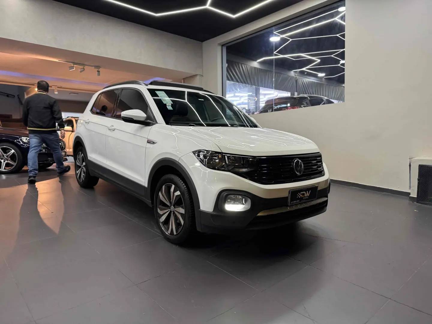 VOLKKWAGEN T-CROSS