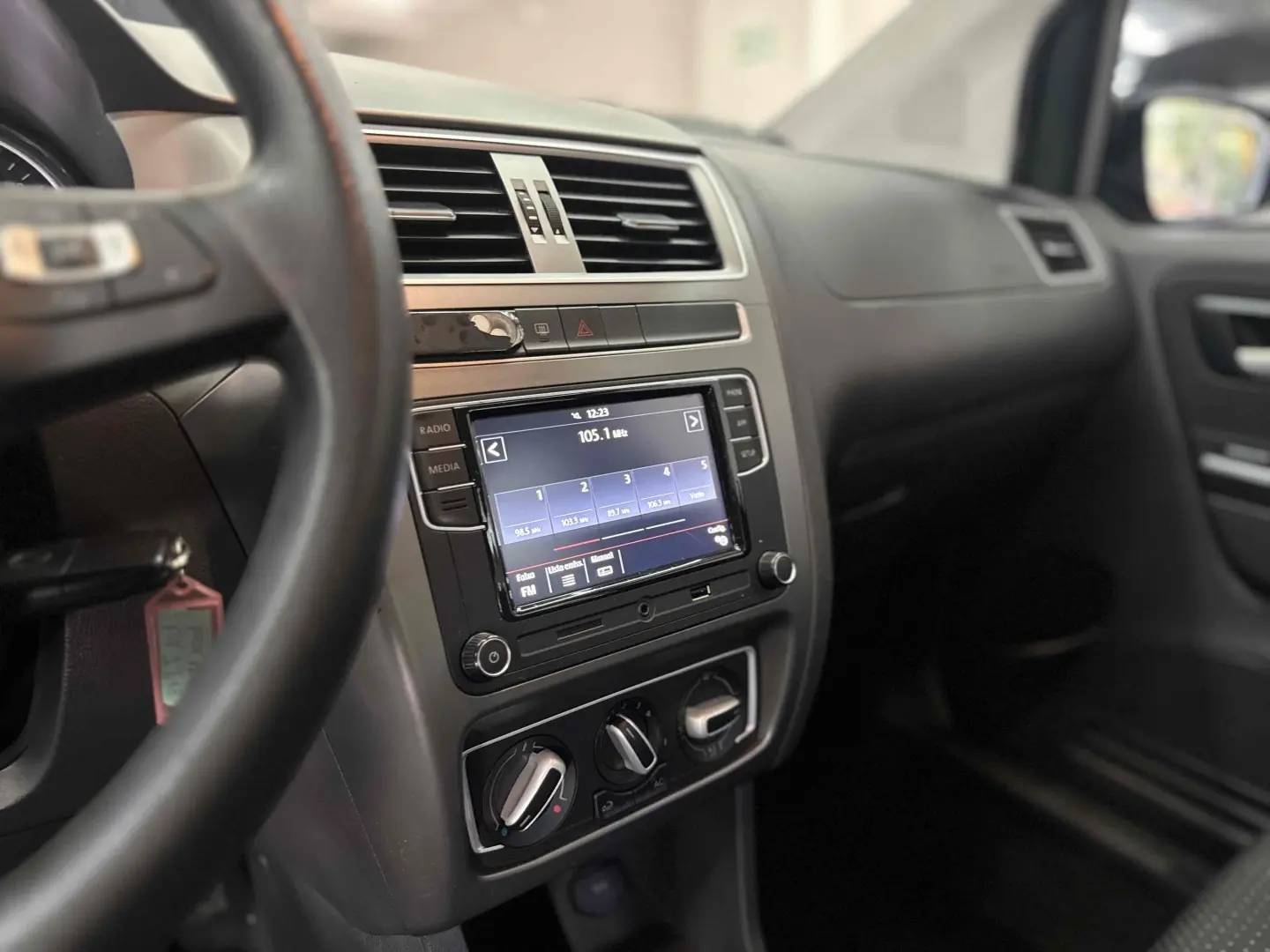 VOLKSWAGEN FOX