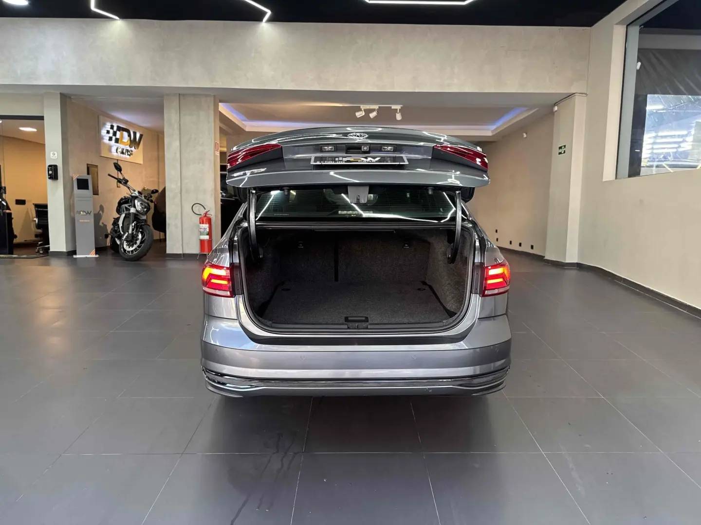 VOLKSWAGEN VIRTUS