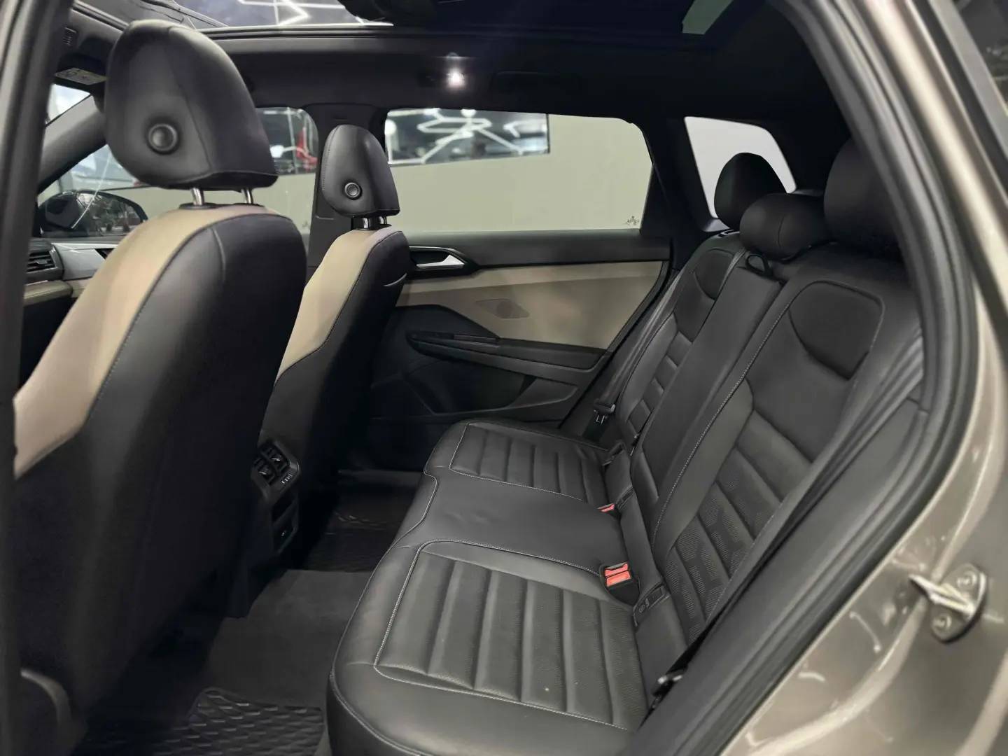 VOLSKWAGEN TAOS