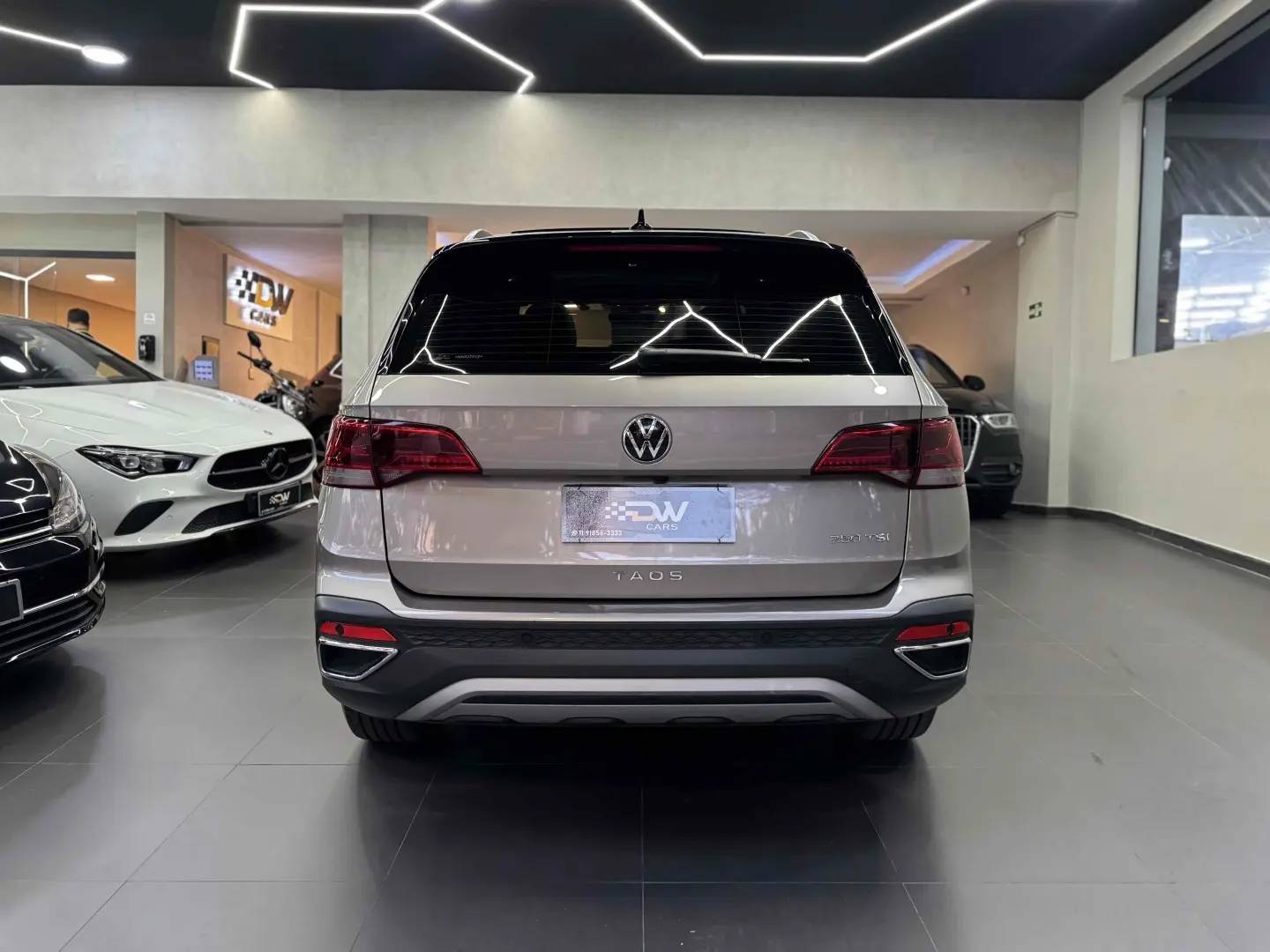 VOLSKWAGEN TAOS