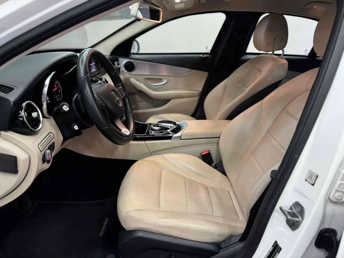 MERCEDES BENZ C180