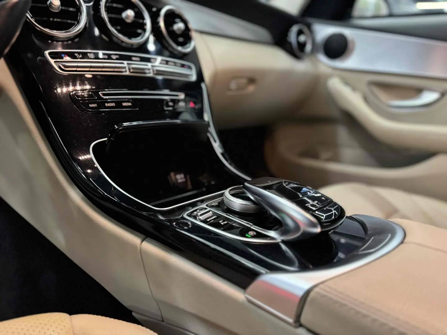 MERCEDES BENZ C180