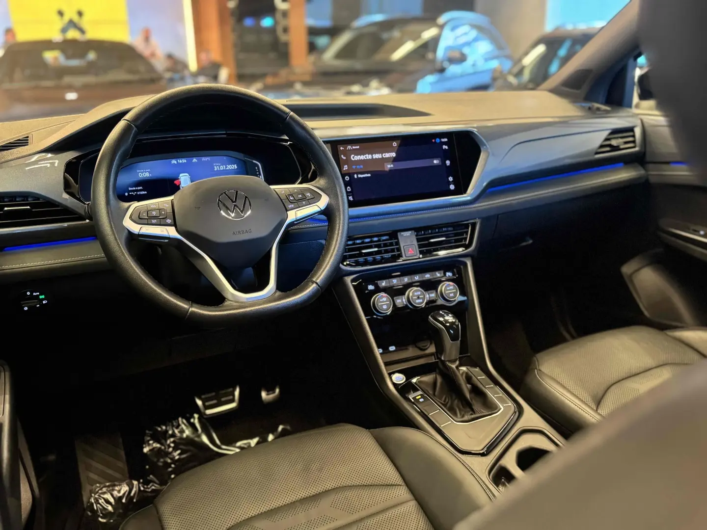 VOLKSWAGEN TAOS