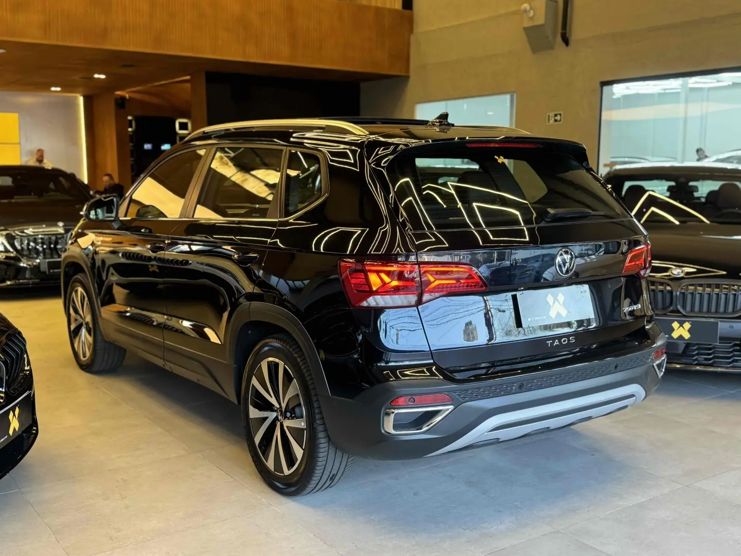 VOLKSWAGEN TAOS