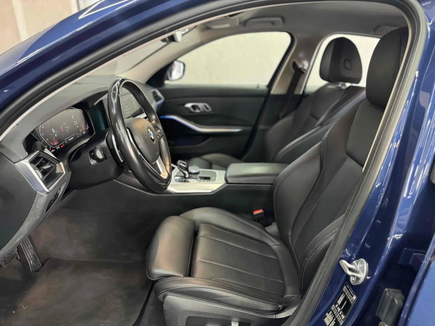 BMW 320I