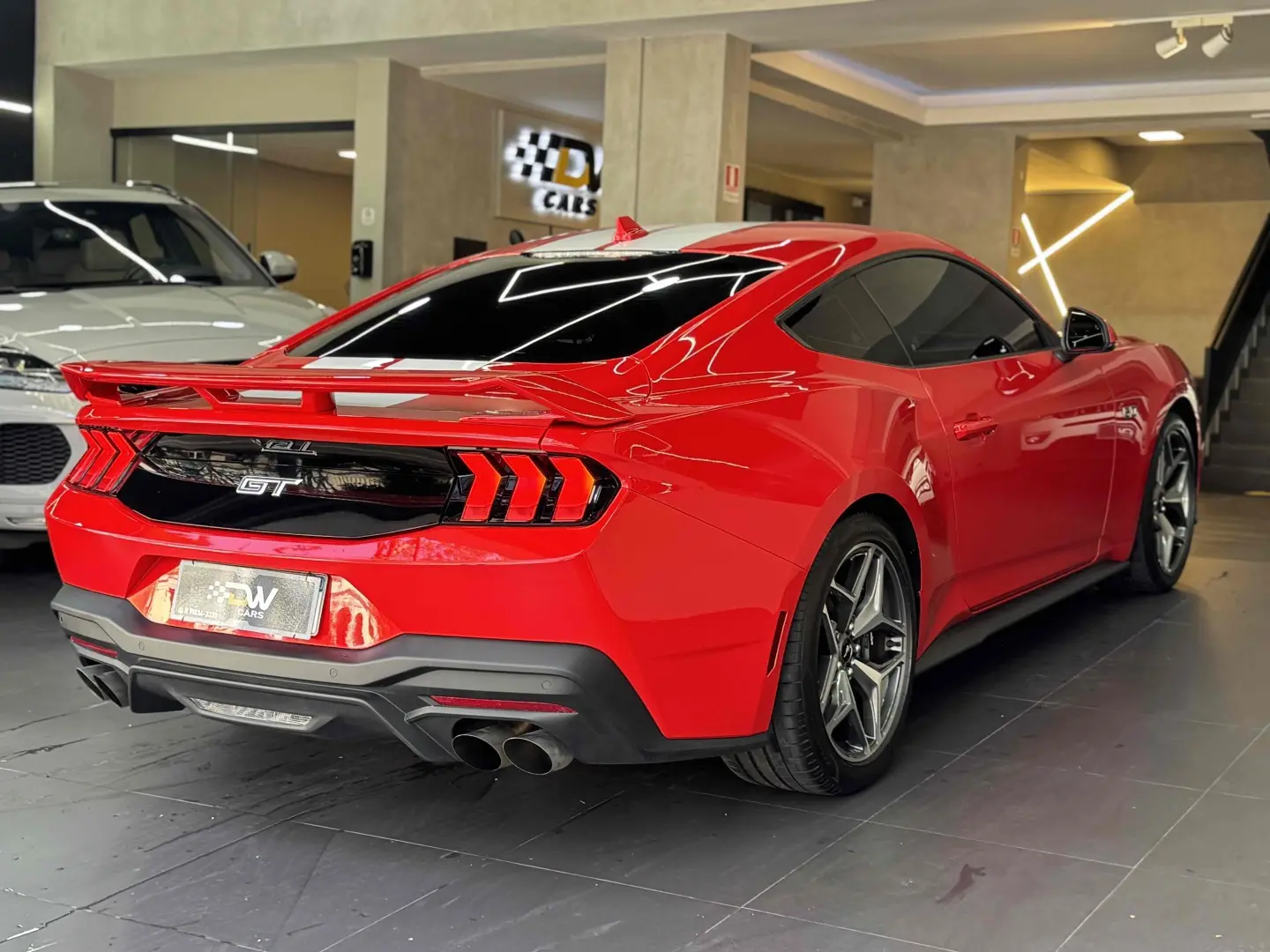 FORD MUSTANG