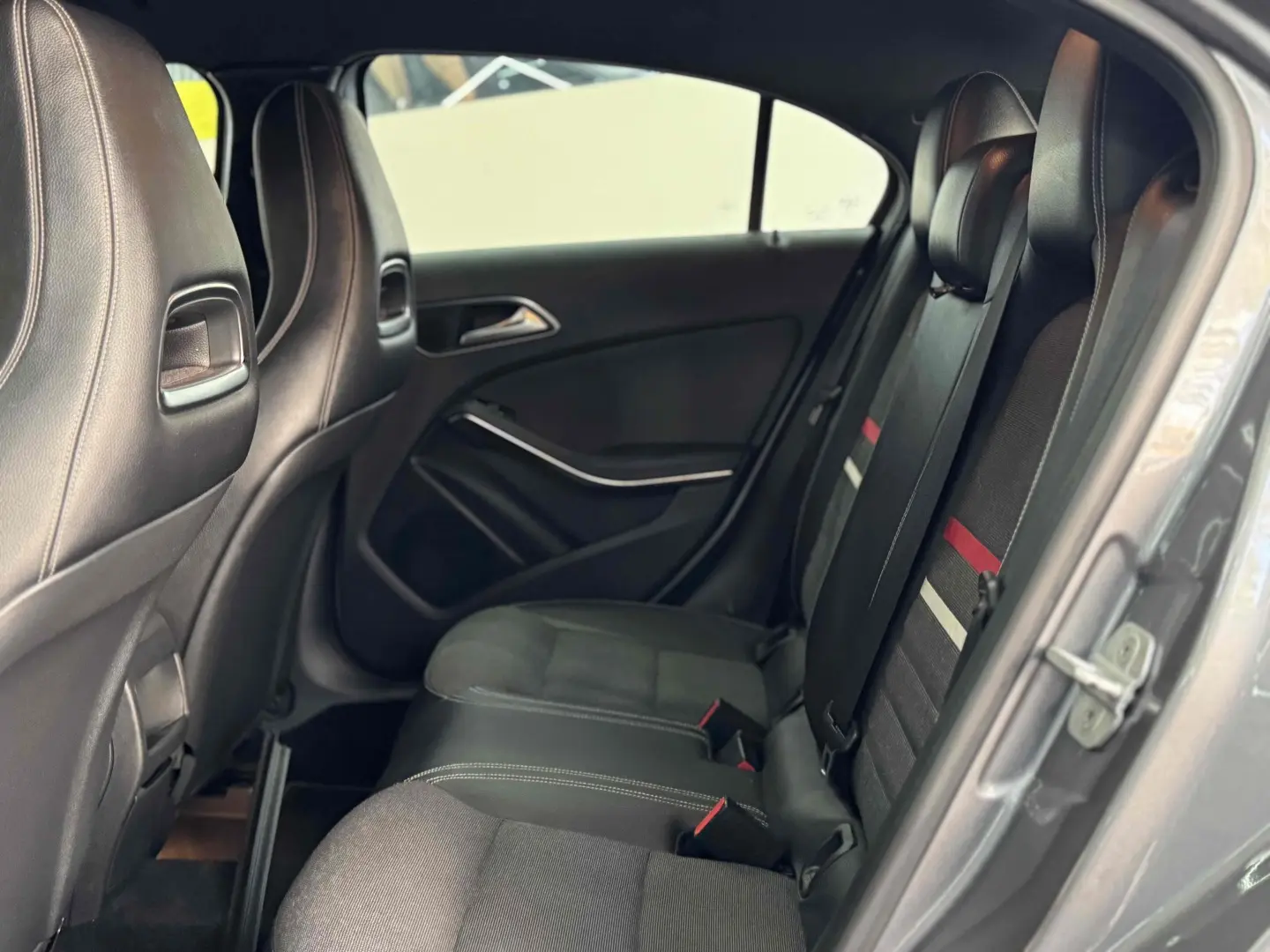 MERCEDES BENZ A200