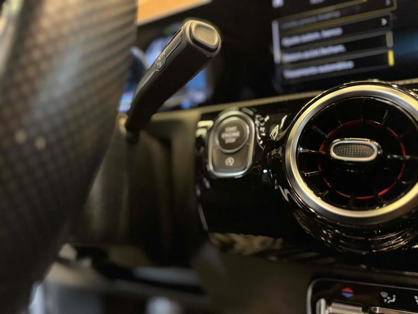 MERCEDES BENZ A35 AMG