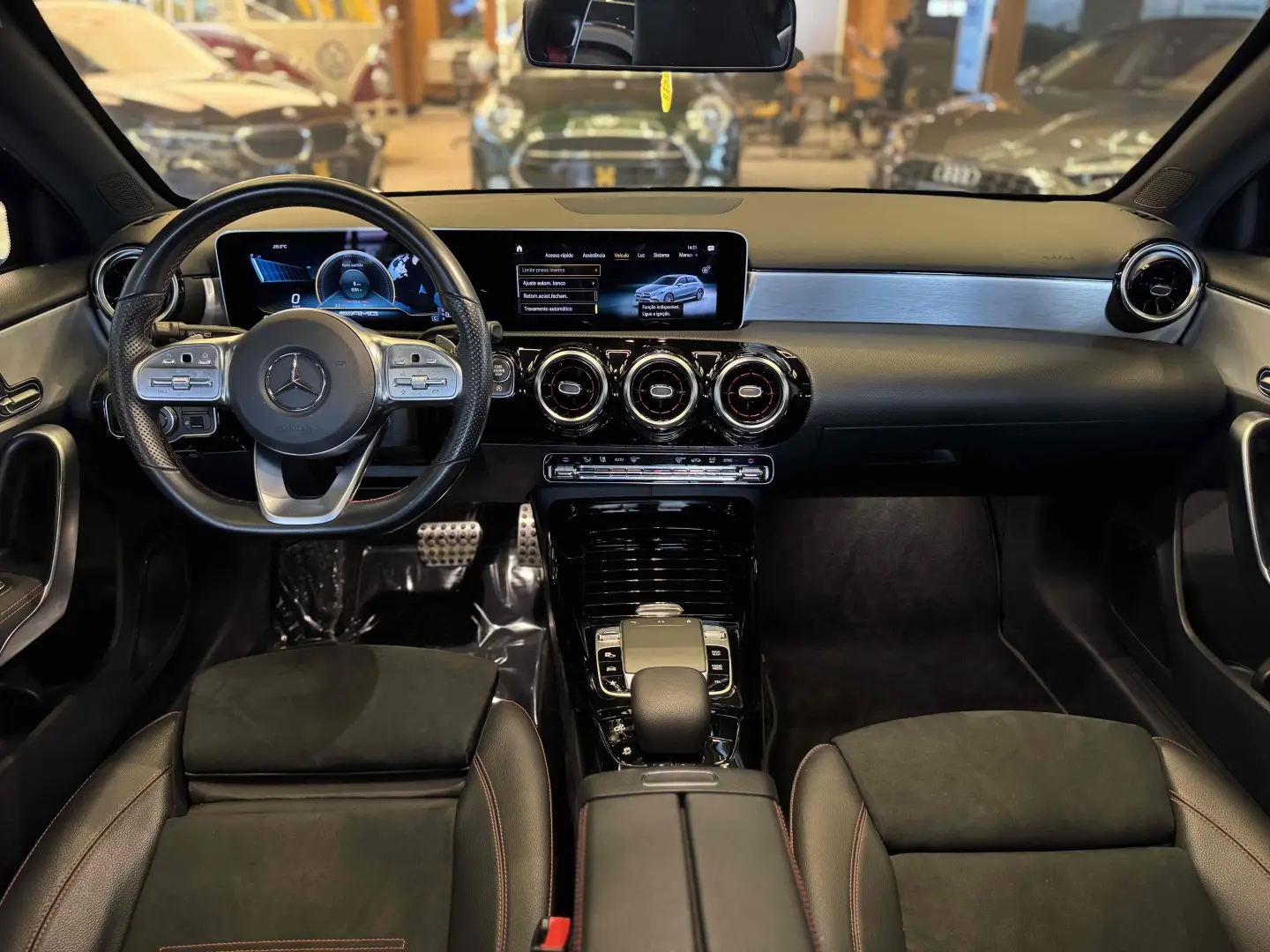 MERCEDES BENZ A35 AMG