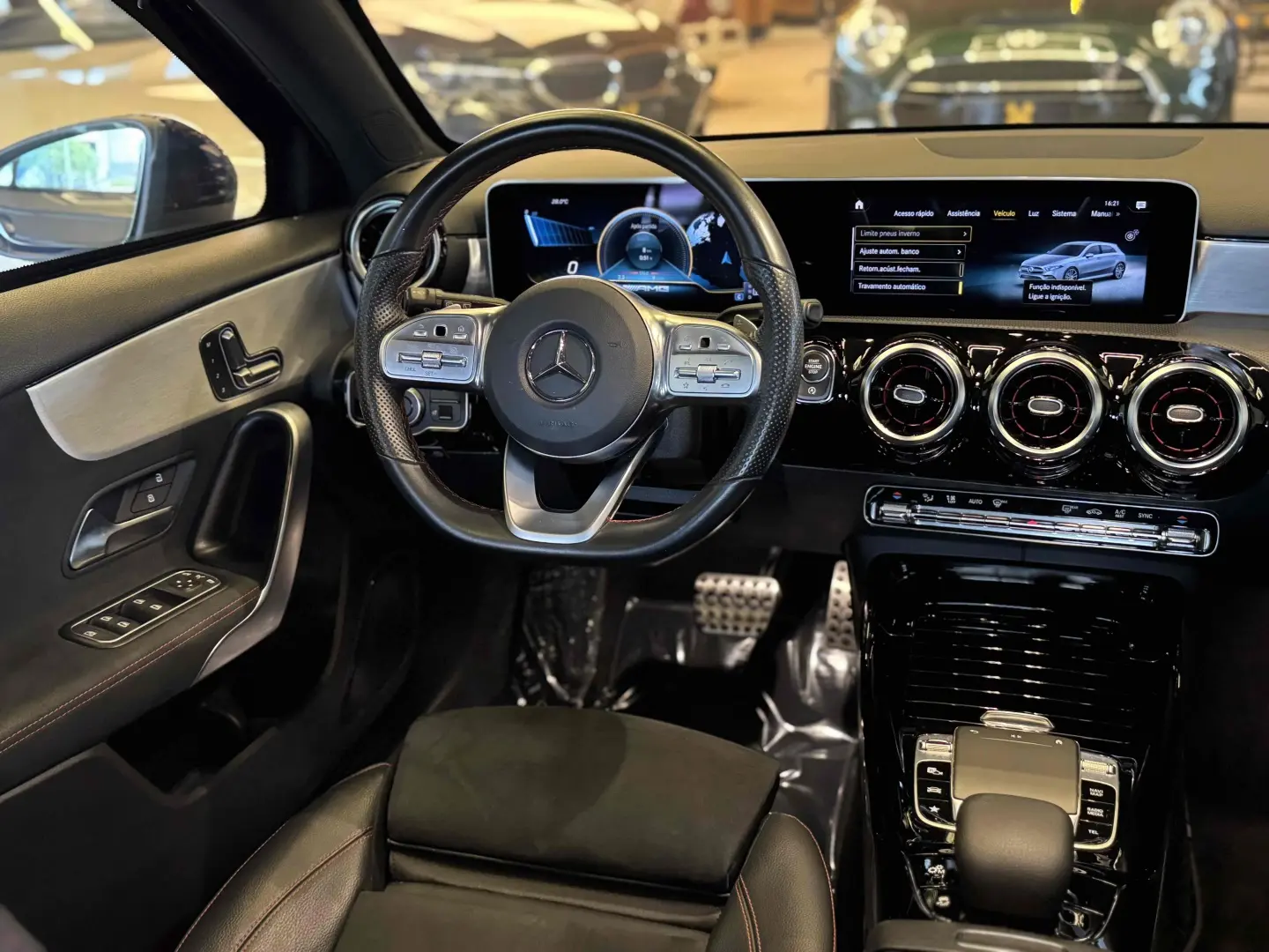 MERCEDES BENZ A35 AMG