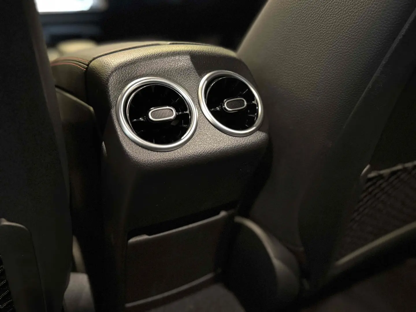 MERCEDES BENZ A35 AMG