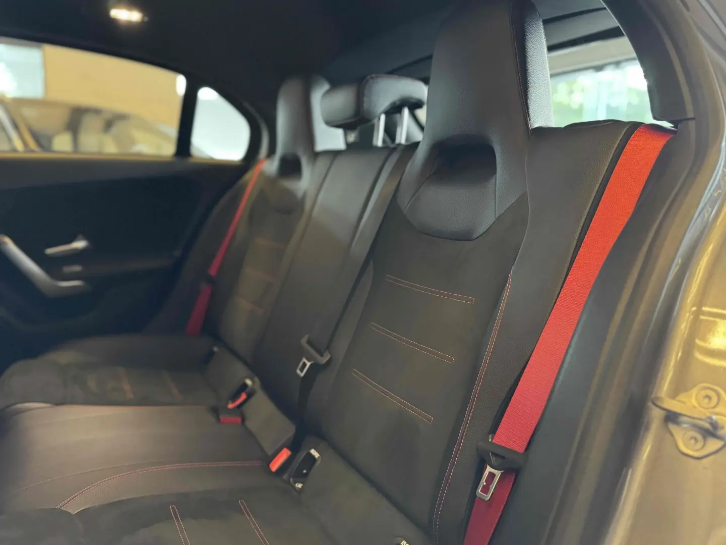 MERCEDES BENZ A35 AMG