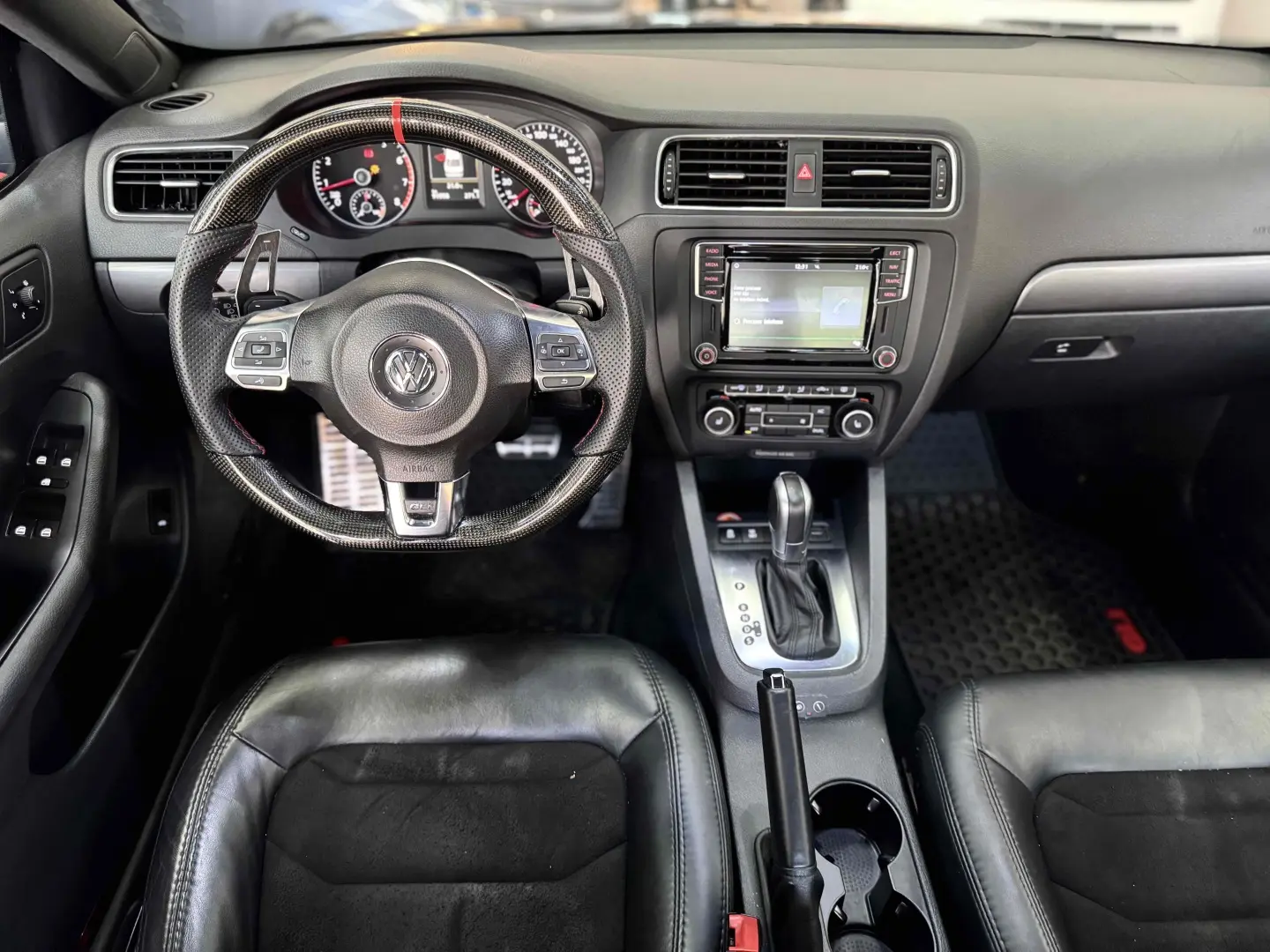 VOLKSWAGEM JETTA