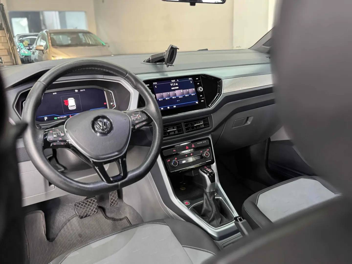 VOLKSWAGEN T-CROSS