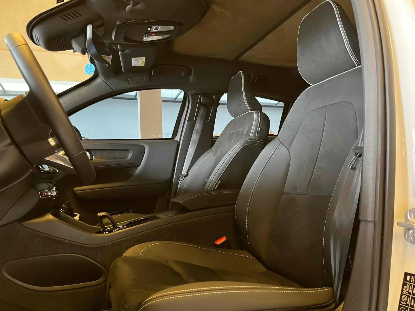 VOLVO C40