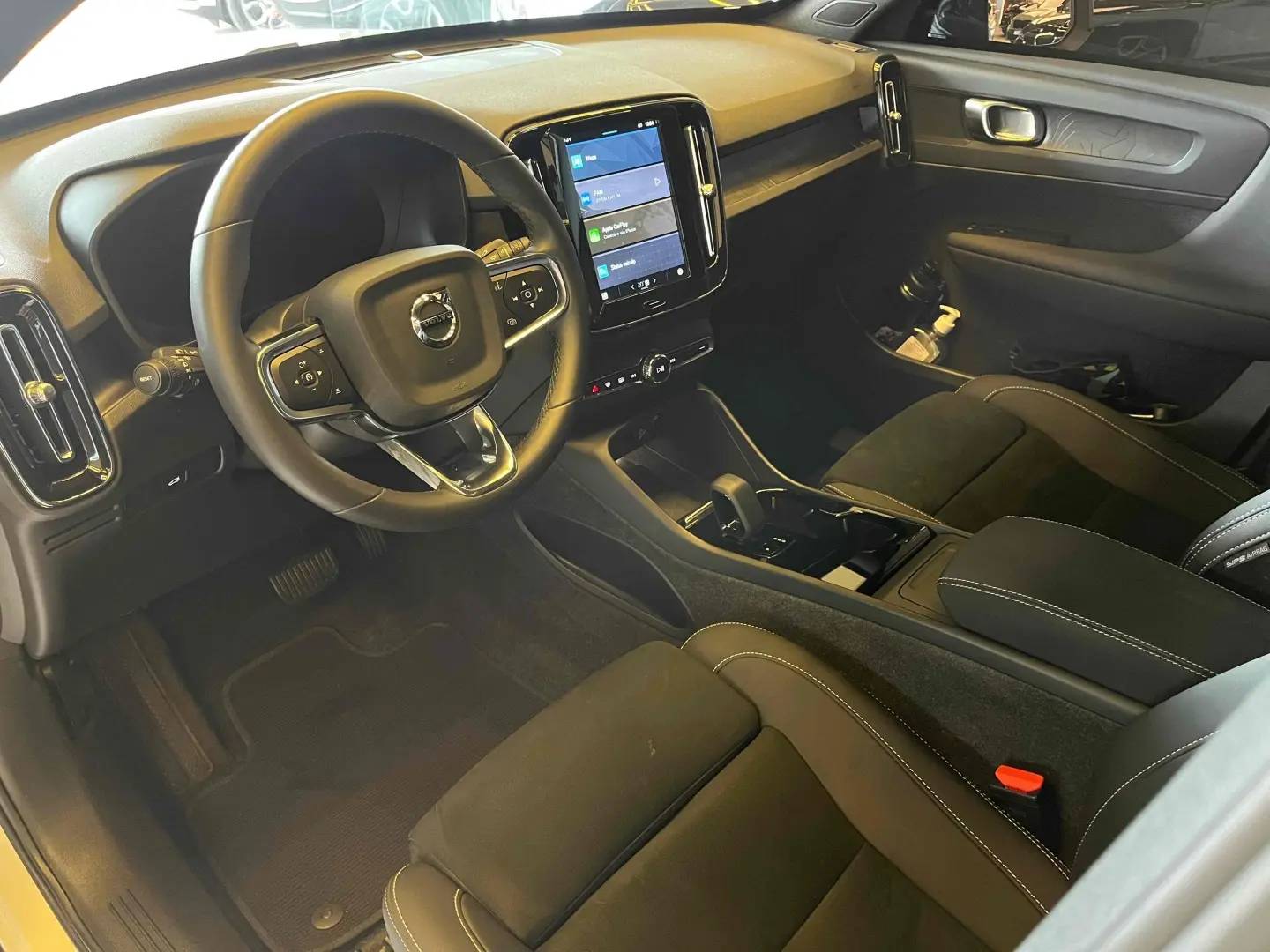 VOLVO C40