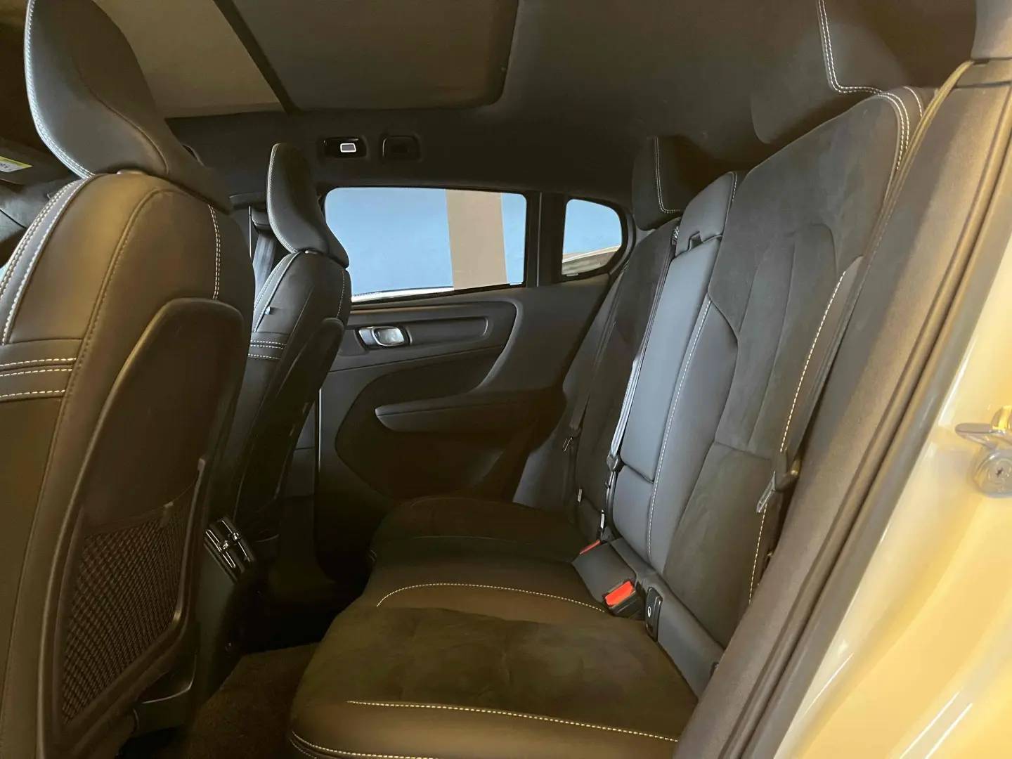VOLVO C40