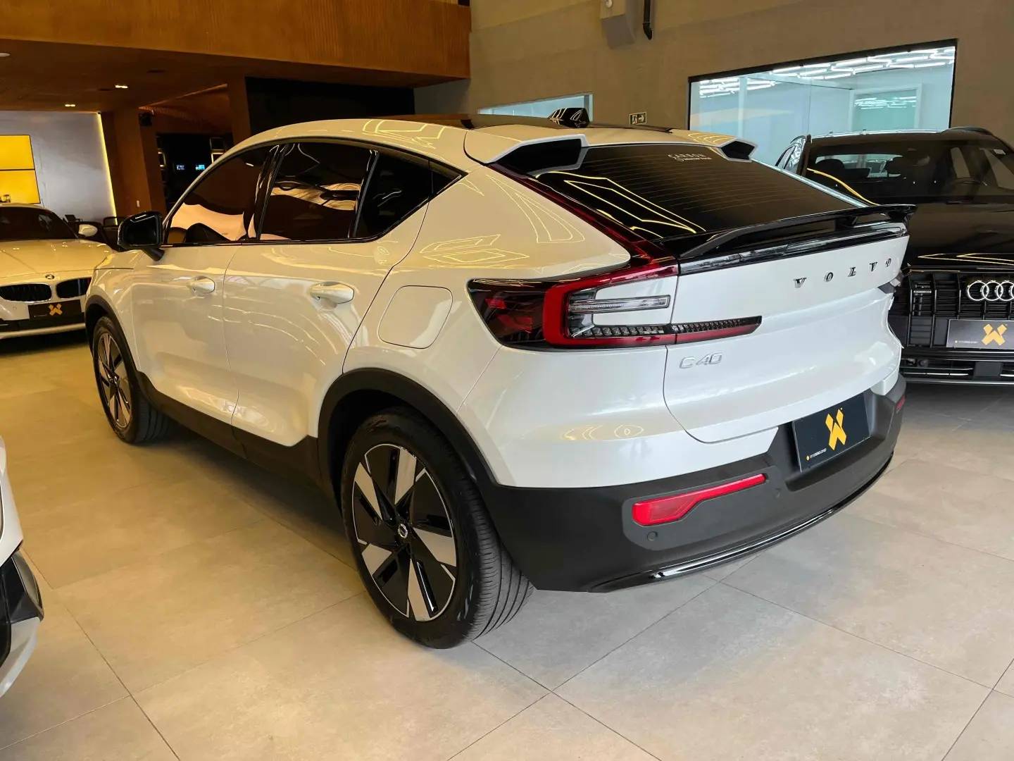 VOLVO C40